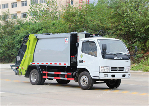 東風(fēng)小多利卡壓縮式垃圾車