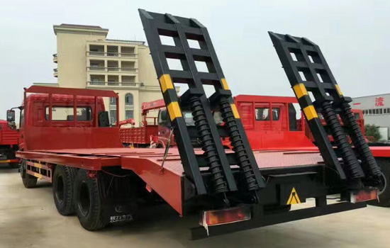 【國五】東風后八輪挖機平板車