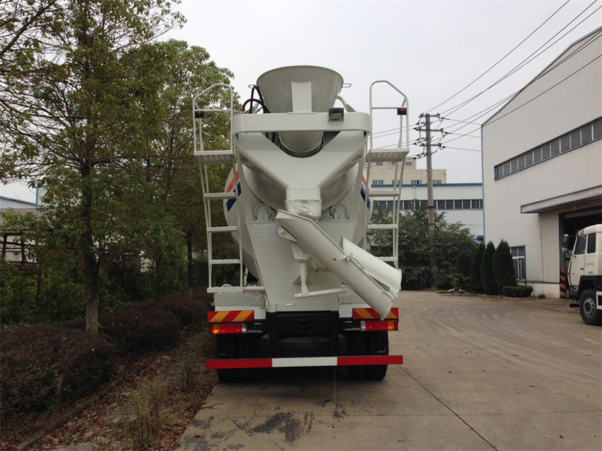 福田4-5方攪拌車