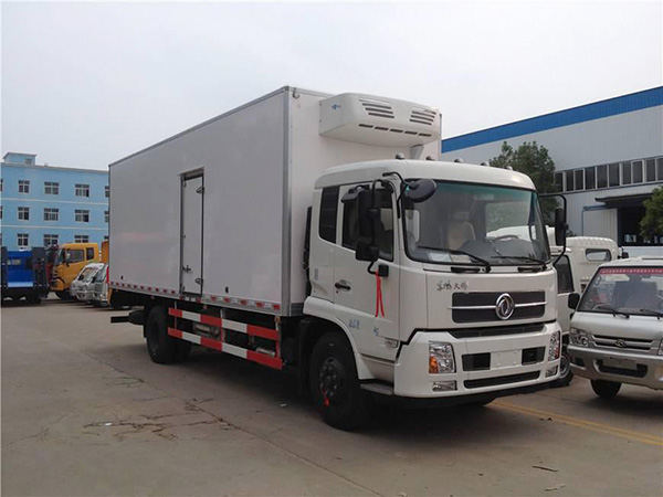東風天錦6.1米貨廂冷藏車 東風天錦6.1米貨廂冷藏車