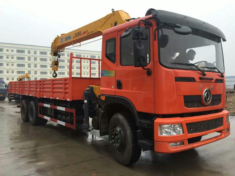 東風廂長8.5米隨車吊