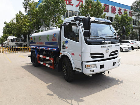 東風(fēng)福瑞卡綠化噴灑車圖片