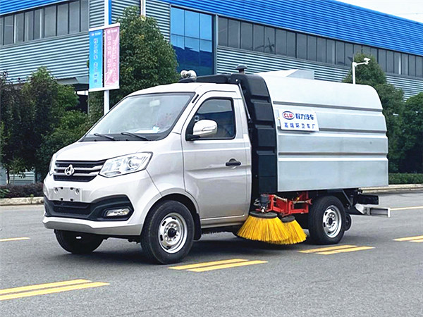 長(zhǎng)安國(guó)六3方掃路車