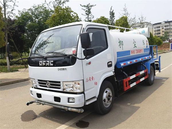 東風多利卡藍牌霧炮車