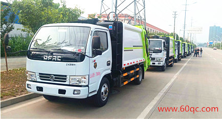 10臺6方東風(fēng)D6多利卡壓縮式垃圾車出發(fā)湖南