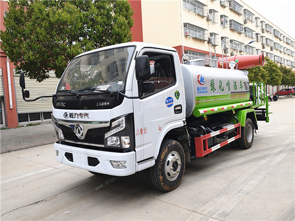 好的灑水車才能獲得認可，老客戶回購兩臺程力霧炮灑水車