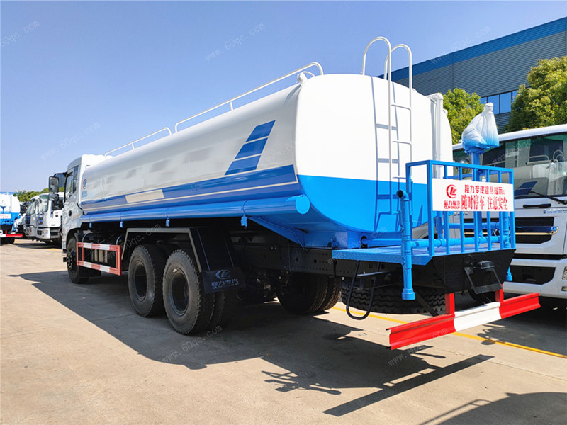 東風雙橋灑水車