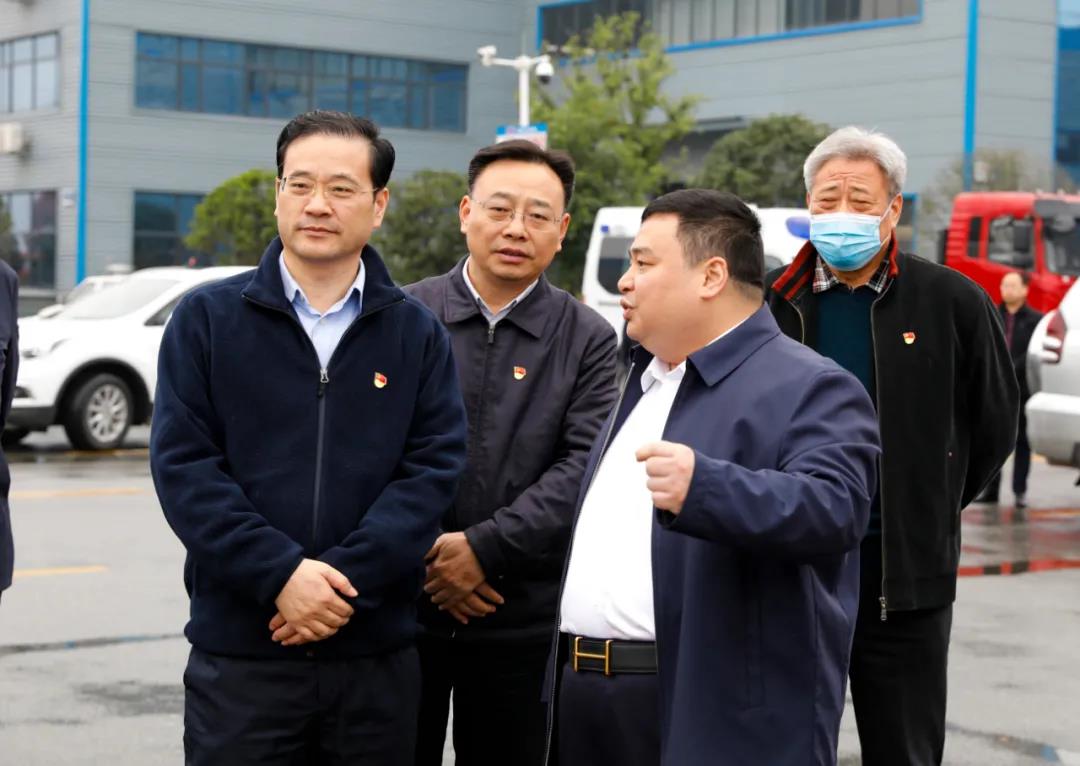 程阿羅，黨委副書記、常務副總經理程國強，黨委書記何儒安、總經辦服務中心主任張火生