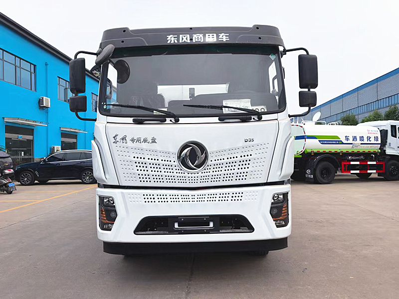 東風新款專底D3灑水車